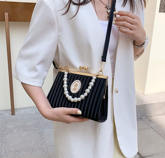 Sweet Pearl Clutch Bag