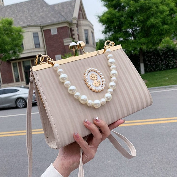 Sweet Pearl Clutch Bag