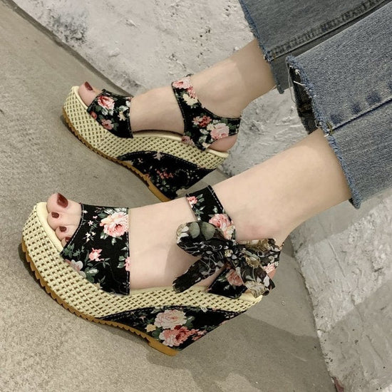 Mindy Hot Lace Wedges - AMOROUSDRESS